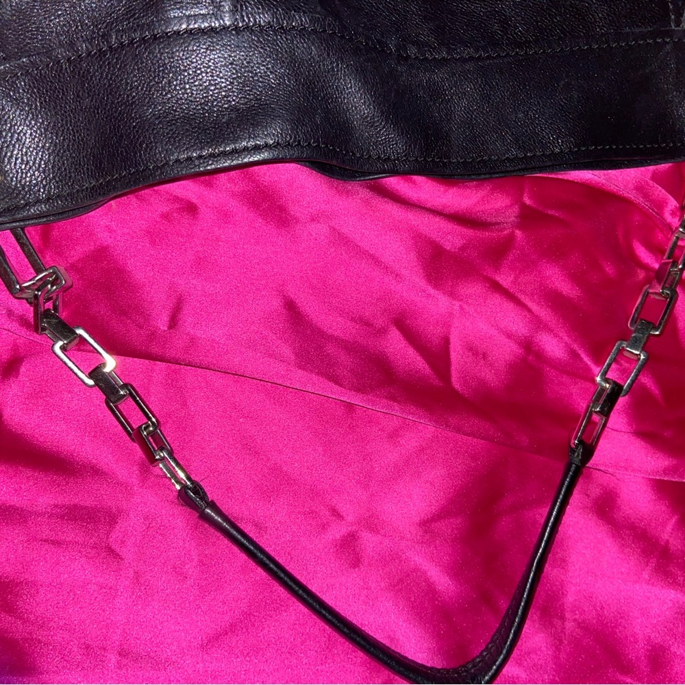 ROGER VIVIER BEAUTIFUL, CLASSIC SHOULDER BAG! PRICE IS NEGOTIABLE! - Picture 4 of 12